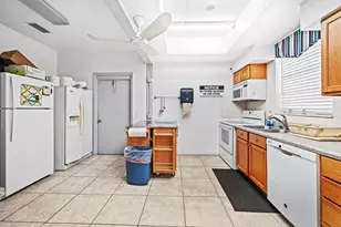 315 Circle Dr S, Boynton Beach, FL 33435 - Photo 17