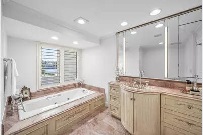 300 SE 5th Avenue #1030, Boca Raton, FL 33432 - Photo 13