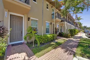 1326 SW 147th Ter, Pembroke Pines, FL 33027 - Photo 3