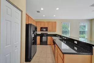 1326 SW 147th Ter, Pembroke Pines, FL 33027 - Photo 13