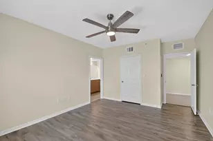 6370 Emerald Dunes Dr, West Palm Beach, FL 33411 - Photo 9