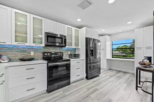 42 Stratford Ln W, Boynton Beach, FL 33436 - Photo 3