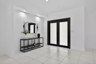 5510 W Castlegate Ave, Davie, FL 33331 - Photo 9