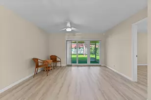 812 Salem Ln, Lake Worth, FL 33467 - Photo 3