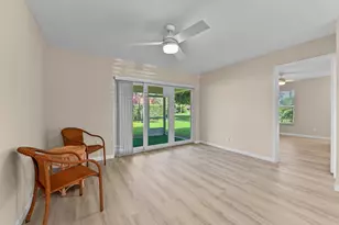 812 Salem Ln, Lake Worth, FL 33467 - Photo 5