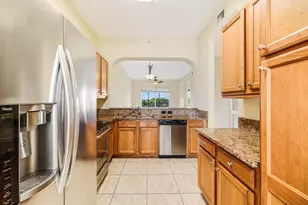 3600 Oaks Clubhouse Dr, Pompano Beach, FL 33069 - Photo 7