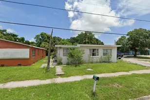 516 N 19th St, Fort Pierce, FL 34950 - Photo 1