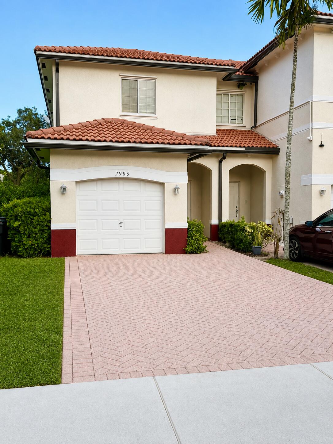 2986 NW 35th Ave - 2986 NW 35th Ave, Lauderdale Lakes, FL 33311 Luxury Property | Jose Angel Pina