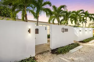 2000 NE 17th Ct, Fort Lauderdale, FL 33305 - Photo 3