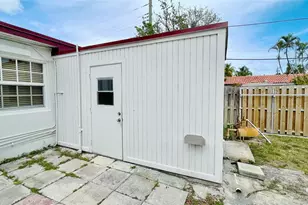 213 SW 3rd Pl, Dania Beach, FL 33004 - Photo 37