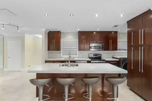 317 NE 2nd St, Boca Raton, FL 33432 - Photo 3