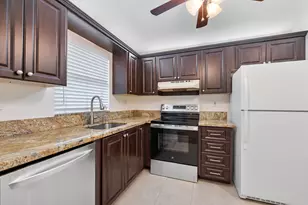 10444 NW 30th Ct, Sunrise, FL 33322 - Photo 3