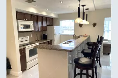 1315 High Point Way SE #B, Delray Beach, FL 33445 - Photo 7