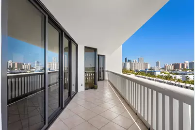 2000 Island Boulevard #903, Aventura, FL 33160 - Photo 41