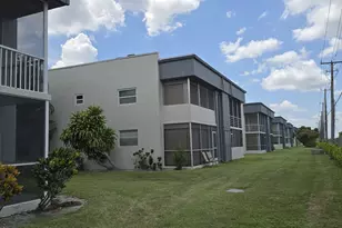 215 E Normandy E, Delray Beach, FL 33484 - Photo 13