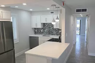 215 E Normandy E, Delray Beach, FL 33484 - Photo 7