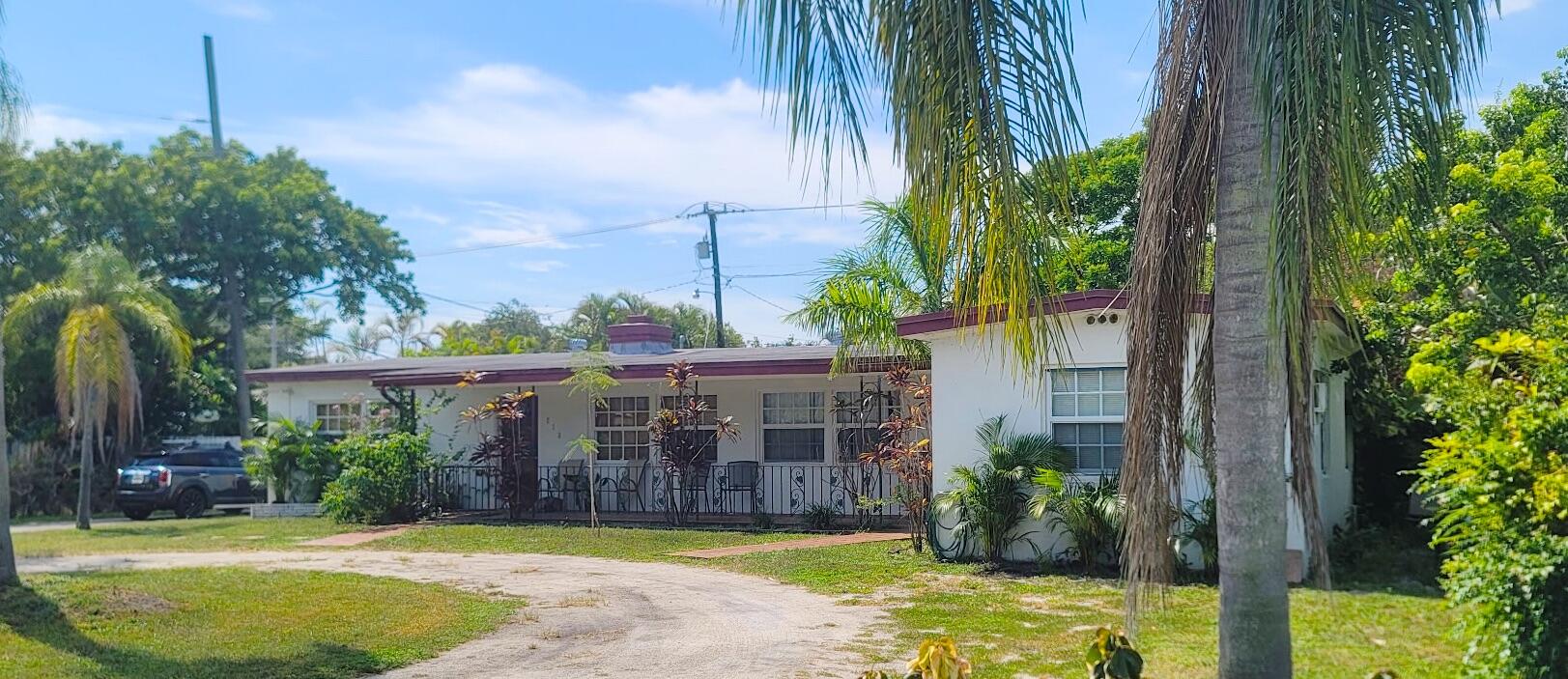 213 SW 3rd Pl - 213 SW 3rd Pl, Dania Beach, FL 33004 Luxury Property | Jose Angel Pina