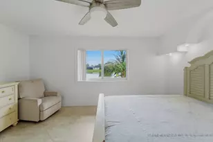 217 Parkwood Dr S, Royal Palm Beach, FL 33411 - Photo 21