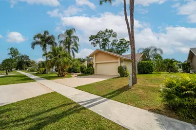 217 Parkwood Drive S, Royal Palm Beach, FL 33411 - Photo 5