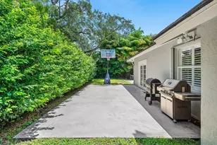 2815 Hampton Cir E, Delray Beach, FL 33445 - Photo 5
