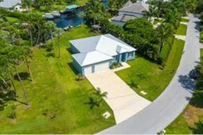 2070 NW Pine Tree Way, Stuart, FL 34994 - Photo 5