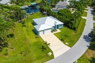 2070 NW Pine Tree Way, Stuart, FL 34994 - Photo 5