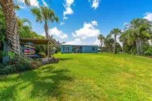 2070 NW Pine Tree Way, Stuart, FL 34994 - Photo 31
