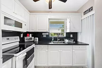 2100 NE 38th Street #205, Lighthouse Point, FL 33064 - Photo 5