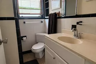 704 NE 22nd Dr, Wilton Manors, FL 33305 - Photo 27