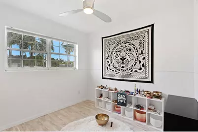 156 Granada Drive, Palm Springs, FL 33461 - Photo 13