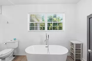 156 Granada Dr, Palm Springs, FL 33461 - Photo 9