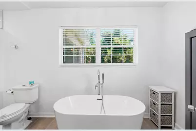 156 Granada Drive, Palm Springs, FL 33461 - Photo 11