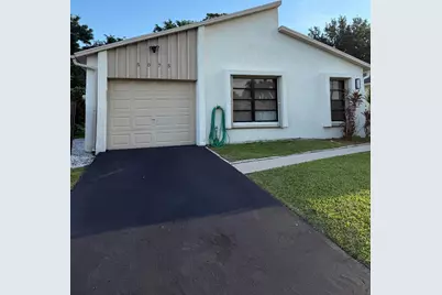5075 Mirror Lakes Boulevard, Boynton Beach, FL 33472 - Photo 1