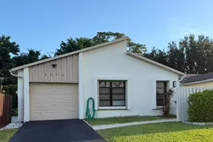 5075 Mirror Lakes Blvd, Boynton Beach, FL 33472 - Photo 1