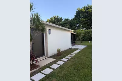 5075 Mirror Lakes Boulevard, Boynton Beach, FL 33472 - Photo 7