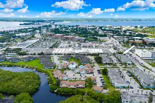 950 S Kanner Hwy, Stuart, FL 34994 - Photo 9