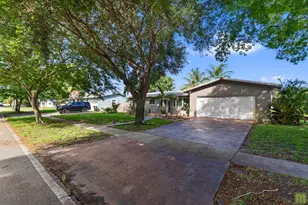 291 Lake Dr, Coconut Creek, FL 33066 - Photo 3
