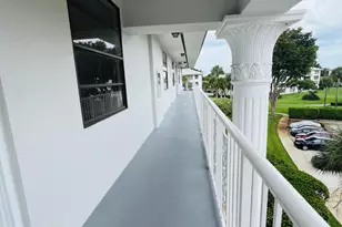 3635 Whitehall Dr, West Palm Beach, FL 33401 - Photo 3