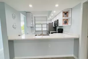 3635 Whitehall Dr, West Palm Beach, FL 33401 - Photo 11