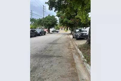 255 NW 27th Court, Miami, FL 33125 - Photo 13