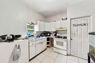 1010 Burlington St, Opa Locka, FL 33054 - Photo 33