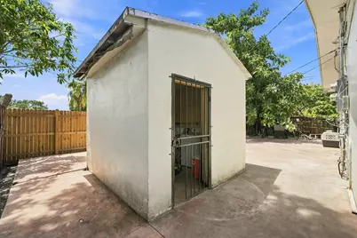 1010 Burlington Street, Opa Locka, FL 33054 - Photo 41