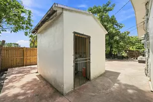 1010 Burlington St, Opa Locka, FL 33054 - Photo 41