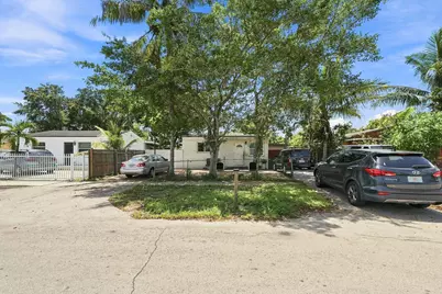 1010 Burlington Street, Opa Locka, FL 33054 - Photo 7