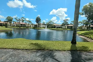 334 Knotty Pine Cir, Greenacres, FL 33463 - Photo 11