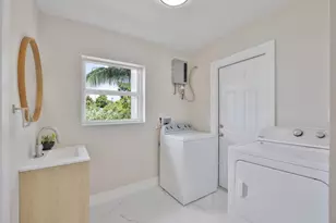 215 Evergreen Dr, West Palm Beach, FL 33403 - Photo 19