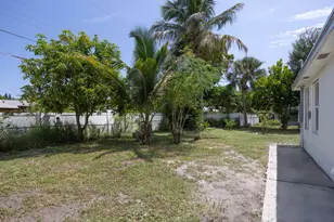 215 Evergreen Dr, West Palm Beach, FL 33403 - Photo 33
