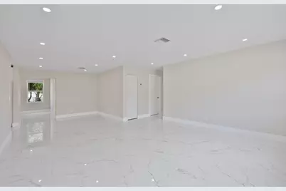 215 Evergreen Drive, West Palm Beach, FL 33403 - Photo 9