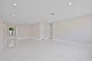 215 Evergreen Dr, West Palm Beach, FL 33403 - Photo 9