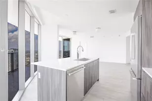 488 NE 18th St, Miami, FL 33132 - Photo 3